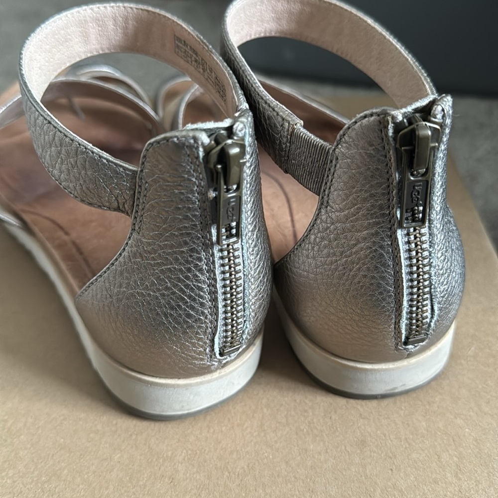 Ugg women’s Zina gladiator leather sandal size 8 - Picture 5 of 6